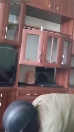 Не уклюжий батя и смешной!