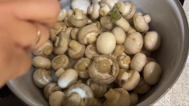 Маринованные ШАМПИНЬОНЫ за 10 минут! Мой любимый рецеп? смотреть онлайн