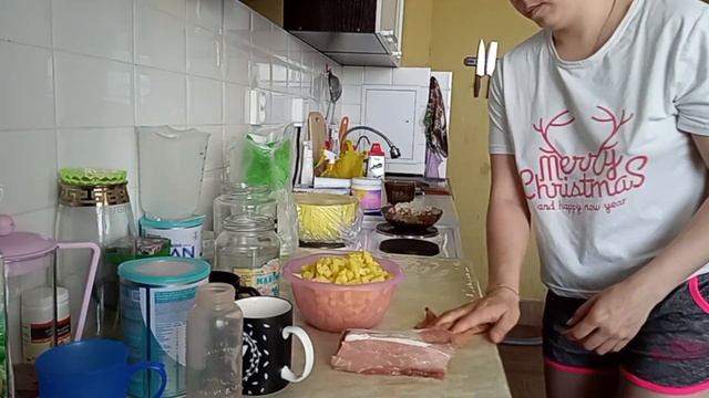 Готовим пирог с мясом и картошкой. 😋 Что-то я разболел смотреть онлайн