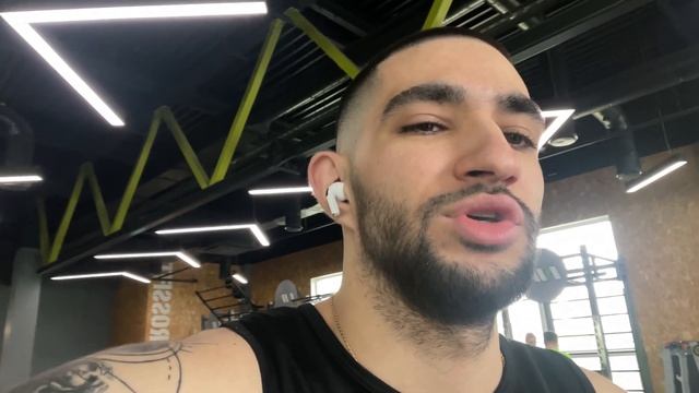 Дрищ в зале! Первая тренировка! Г*йские шуточки норм ли смотреть онлайн