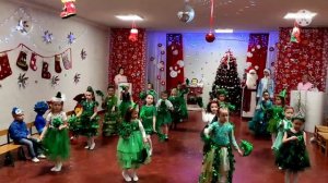 Танец Ёлочек с султанчиками🎄