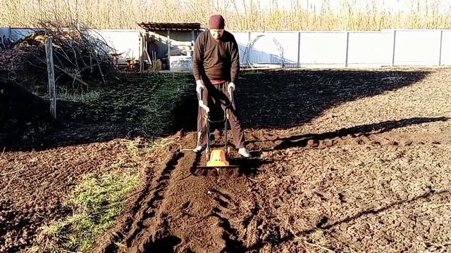УВАГА!!! Обробка грунту культиватором. Чи подужає він ц смотреть онлайн