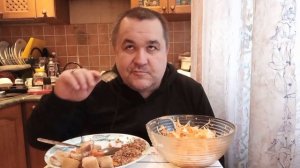 Обжор - хрюшкины щечки с луком, морковкой и салат