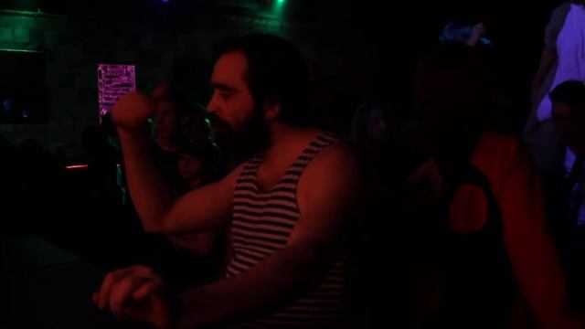 Today Is: Free Hugs in ARMY - Труба вер.2