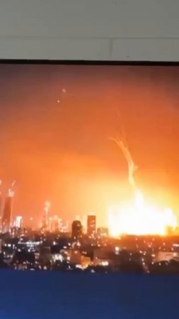 Иран бомбит Израиль баллистическими ракетами в ответ на агрессию евреев! #война #израиль #иран