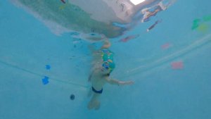 Подводная видеосъемка в детском бассейне | Китенок Ду?