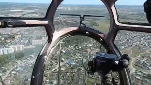 Посадка АН 12, вид из кабины штурмана