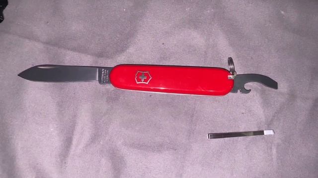 Нож Victorinox Bantam, 84 мм, 8 функций, красный смотреть онлайн