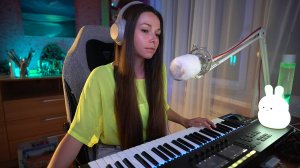 Беседуем и поём под фортепиано | #ламповыйстрим #девушкастримит #пианино