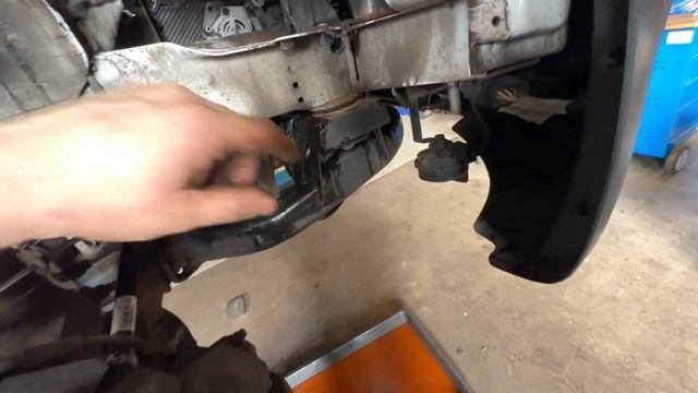 Фольксваген Т5, замена ремня ГРМ и замена ремня привод? смотреть онлайн