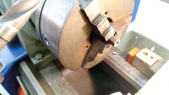 нарезание резьбы метчиком смотреть онлайн