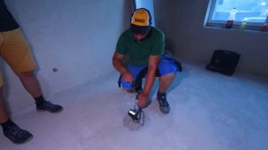 ПРОВЕРКА стяжки в НОВОСТРОЙКЕ нашей подписчицы. О пар?