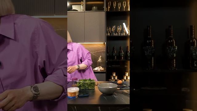 Готовим Шпинат с томатами и чесноком! Полный рецепт! И? смотреть онлайн