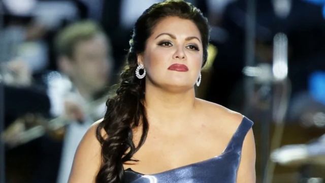 «Хочу усидеть на трёх стульях»! Анну Нетребко начали « смотреть онлайн