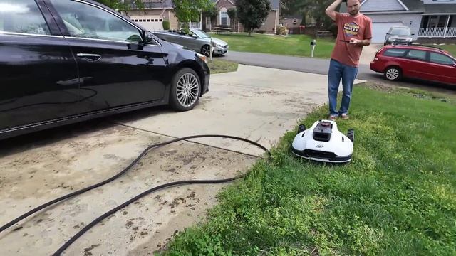 У нас появился помощник / Газонокосилка mammotion смотреть онлайн