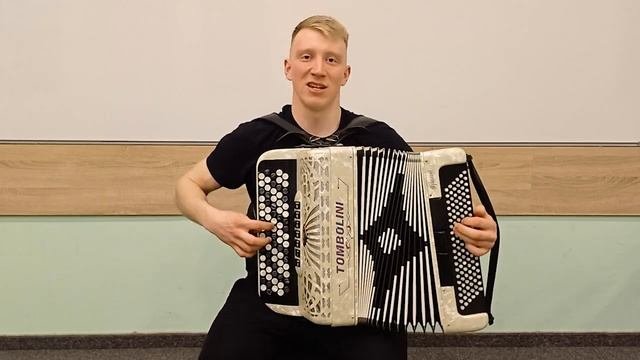 БОНУС ТРЕК 8 Идет солдат по городу