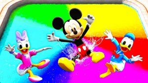 GTA 5 Микки, Дональд и Дейзи Дак прыгают в радужный бассейн - Забавные падения тряпичной куклы!