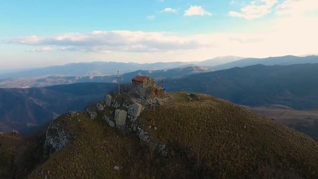 Гора Данахвиси и церковь святого Георгия на высоте 1727