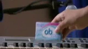 Ранетки рекламируют тампоны