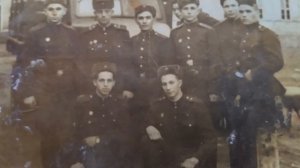 "За тех, кто в сапогах".Автор и исполнитель-Хайбуллов Р?