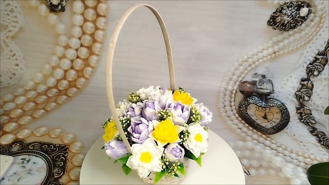 "Весенний дуэт" - букет из нарциссов и тюльпанов в корз? смотреть онлайн