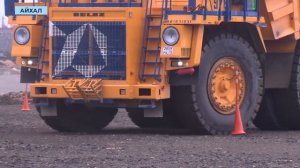 Водители большегрузного транспорта первыми завершили соревнования на «Лучшем по профессии АЛРОСА»