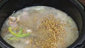 Чечевица со свининой в мультиварке