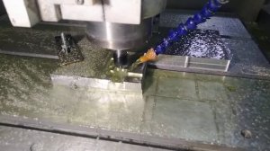 Фрезеровка формы для флешки из алюминия