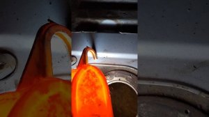 Mazda PREMACY замена топливного насоса,каша в бензобаке!!!!