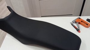 Перетяжка сидения мотоцикла , делаю в первый раз.