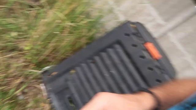 Чудовище на моем участке смотреть онлайн