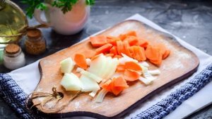 Чечевица с курицей и овощами