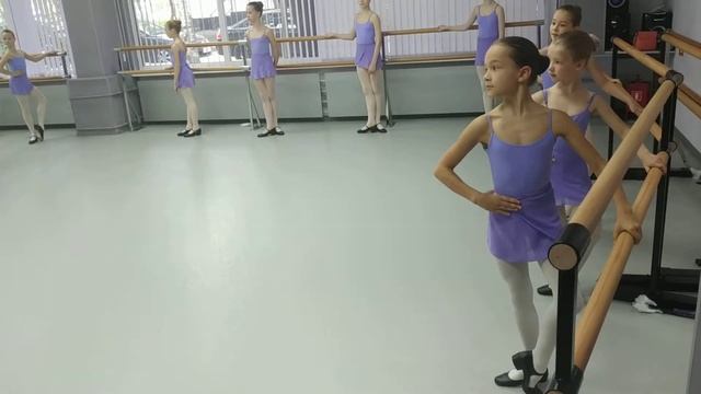Народно-сценический танец(16)