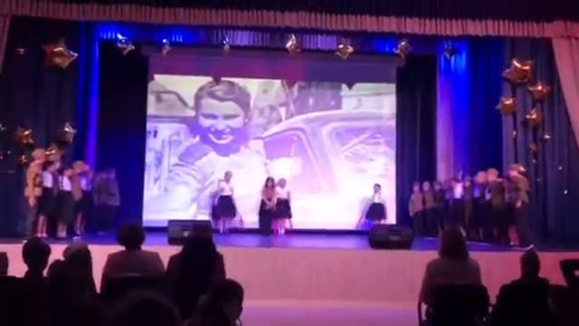 День Победы ! Танец гимназия 89 Саратов 3б ! смотреть онлайн