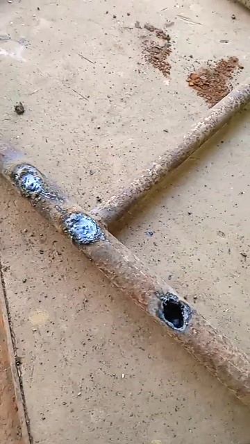 Сварка 74 уровня! Сварка на коленке кудрявыми руками😁 смотреть онлайн