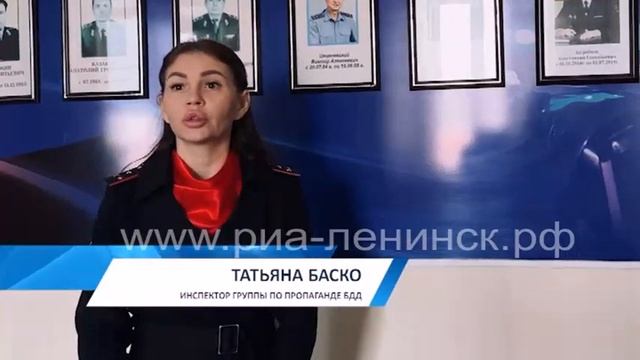 Отец-бесправник перевозил детей в школу, не пристегну? смотреть онлайн