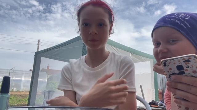 Показываю как сделать накладные ногти с подругой 💗 смотреть онлайн