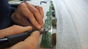 Ремонт телевизора Asano 24 / Сгорел весь от капли / 29 серия