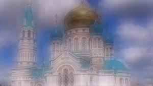 А над храмом кресты