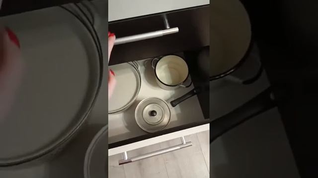 Продаём кухонный гарнитур. три модуля по 600мм*600мм. Нов? смотреть онлайн