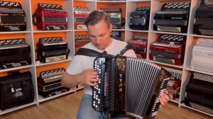 Баян Тула-210 в полном фарше! Миди и микрофоны в одном ба