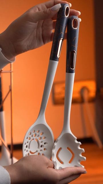 Огляд / Набір кухонного приладдя 6 штук на підставці, б? смотреть онлайн