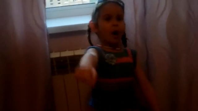 Лада-сидан Баклажан в роли Ангелины Витамины смотреть онлайн