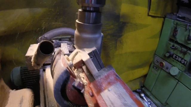 Точим деревяхи на железном станке смотреть онлайн