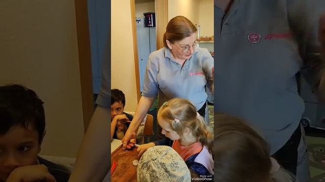 Дети пекут печеньки лето 2023