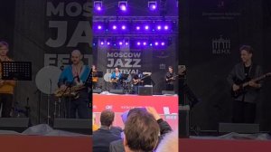 Немного посолировал сегодня на @moscowjazzfestival на своём басу Dingwall ABZ Custom. Сцена на ВДНХ