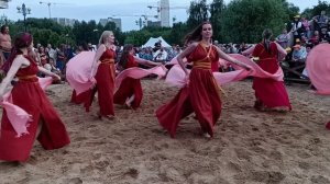 Восточный танец римских девушек