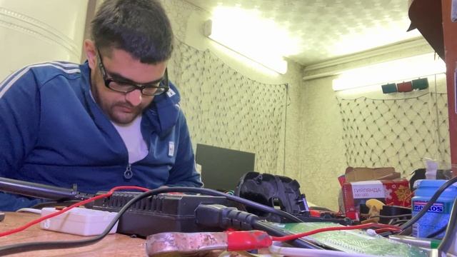 Обзор на Прожектор на солнечном аккумуляторе смотреть онлайн