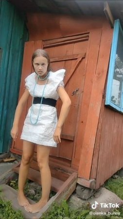 Самая красивая девочка старушка