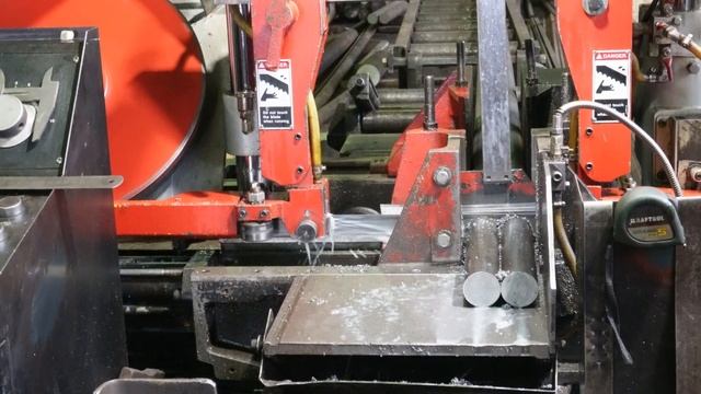 Резка заготовок пальцев гусениц бульдозеров и экскав? смотреть онлайн